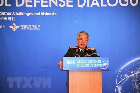Dialogue de défensel: Le vice-ministre de la Défense Nguyen Chi Vinh parle de la cybersécurité