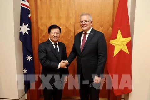 Le vice-PM Trinh Dinh Dung en visite de travail en Australie