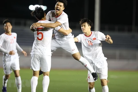  Football : le Vietnam bat Singapour 1-0 aux SEA Games 30