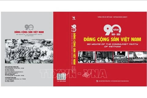 Publication d'un livre photo sur les 90 ans d'histoire du Parti communiste du Vietnam