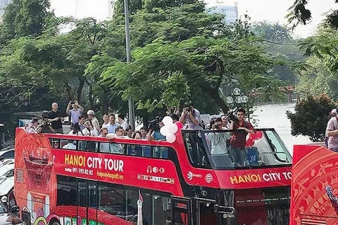 Ouverture des lignes de bus à deux étages pour les touristes de HCM-Ville