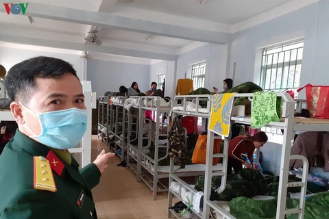Le Vietnam garantit la qualité de ses centres de confinement