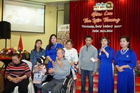 Une association philanthropique au sein de la communauté des Vietnamiens en R. tchèque