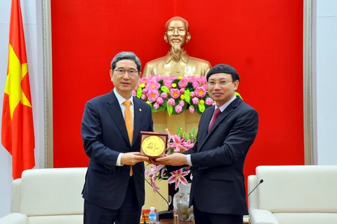 Des députés sud-coréens en visite dans la province de Quang Ninh