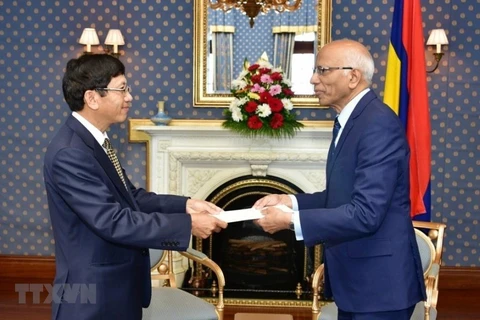 Le Vietnam et la République de Maurice intensifient leur coopération multiforme