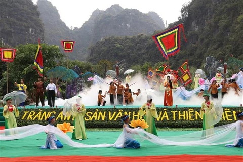 Ouverture de la Fête de Trang An à Ninh Binh