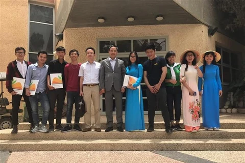 Remise de diplômes à des étudiants vietnamiens en Israël