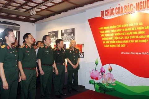 Ouverture de l'exposition “Testament du Président Ho Chi Minh – Une lumière qui guide »
