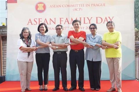 Célébration de la Journée de la famille de l'ASEAN en République tchèque 