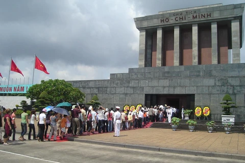 Fête nationale : De nombreux touristes affluent vers Hanoï et Ho Chi Minh-Ville