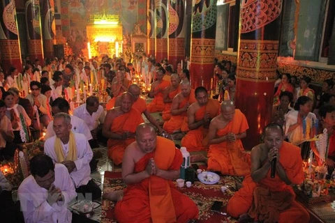 Des Khmers à Soc Trang célèbrent la fête Sene Dolta