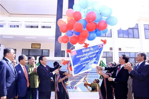 Laos: Inauguration d’une école construite avec l’aide de l’État vietnamien