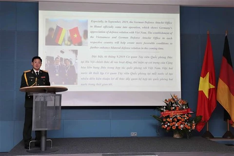 Le 75e anniversaire de la fondation de l'Armée populaire du Vietnam célébré en Malaisie et en Allema