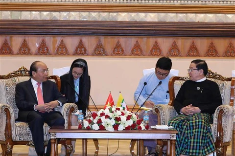 Le PM Nguyen Xuan Phuc rencontre le président de la Chambre des représentants du Myanmar