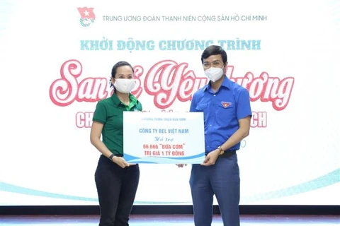 La Croix-rouge vietnamienne et l’Union de la jeunesse communiste Ho Chi Minh reçoivent des dons