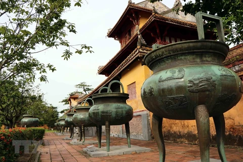 Cuu dinh – symbole de la puissance de la dynastie des Nguyên