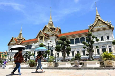 COVID-19: la Thaïlande propose d'ouvrir la porte aux touristes étrangers