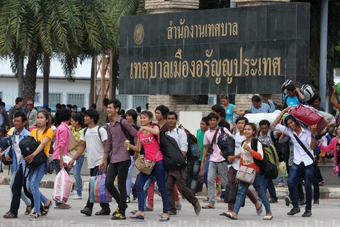 COVID-19 : les travailleurs migrants en Thaïlande se verront accorder un délai de grâce