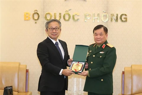 Vietnam et Japon renforcent leur coopération dans la défense
