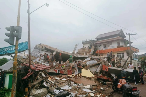 Indonésie : au moins sept morts et des centaines blessés.dans un séisme sur l’île de Célèbes