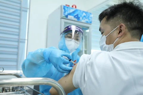 COVID-19 : plus de 7.200 personnes à Hanoï seront vaccinées