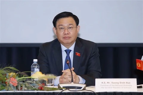 Le président de l'AN du Vietnam à la Table ronde des entreprises Vietnam-Finlande