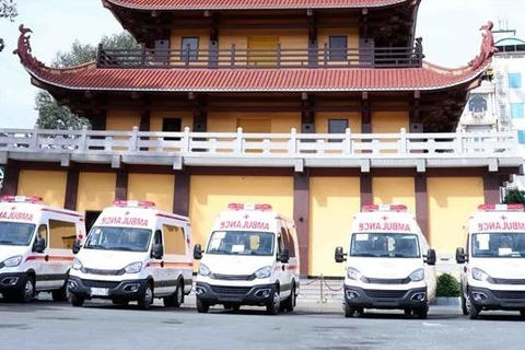 L'antenne de la Sangha bouddhiste du Vietnam à HCM-Ville offre des ambulances aux hôpitaux au Sud