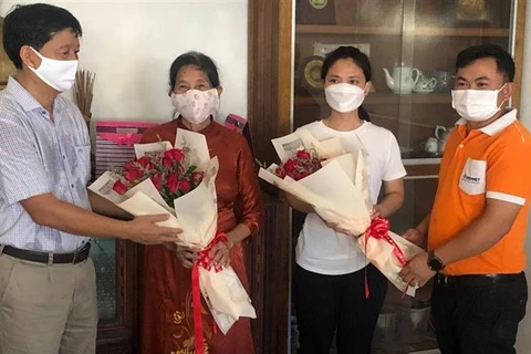20 novembre : Félicitations à des enseignants vietnamiens au Cambodge ​