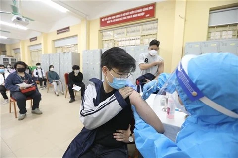 Hanoï : vaccination aux adolescents pour la réouverture des écoles