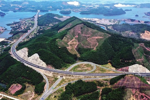 L'autoroute Van Don - Mong Cai, nouveau levier de la croissance de Quang Ninh