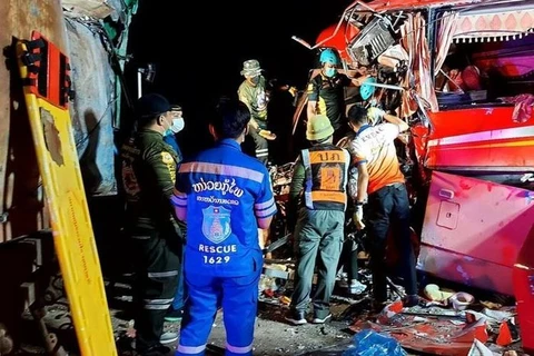 Une personne vietnamienne parmi les victimes d’un grave accident de car au Laos