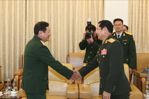 Le Vietnam et le Laos renforcent leur coopération dans la défense