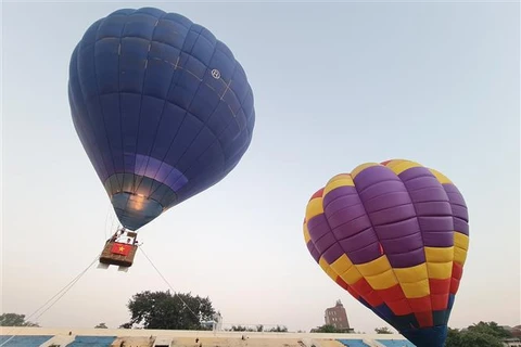 Hanoï : Ouverture d'un festival international de montgolfières à l'ancienne citadelle de Son Tay