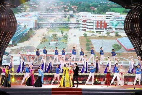 Ouverture du Festival de Trang An 2022 dans la province de Ninh Binh