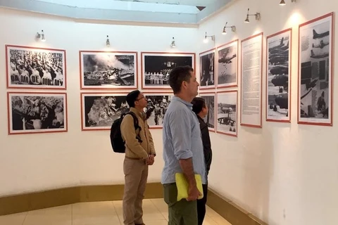 Hanoi célèbre le 50e anniversaire de la victoire de Diên Biên Phu aérien