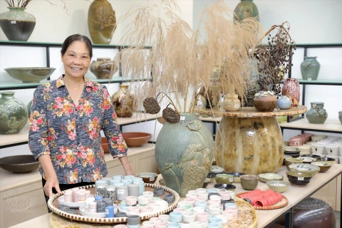Hà Thi Vinh, l’artisane qui garde le feu pour la poterie de Bat Trang