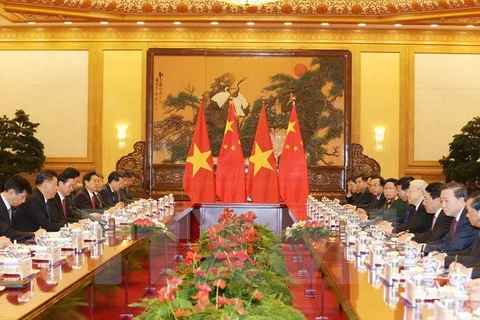 Le SG Nguyên Phu Trong s’entretient avec le SG et président chinois Xi Jinping