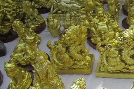 Deux étrangers poursuivis pour contrebande de sept statues en or