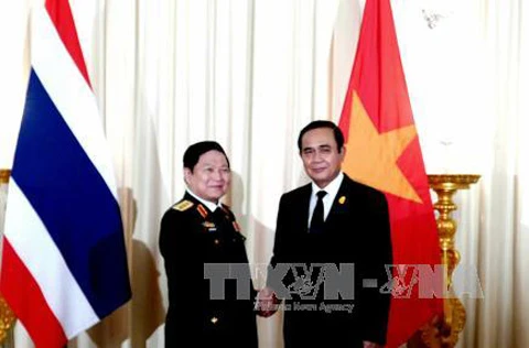 Promotion de la coopération dans la défense Vietnam-Thaïlande
