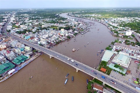 Le Vietnam veut accélérer le développement de la navigation fluviale