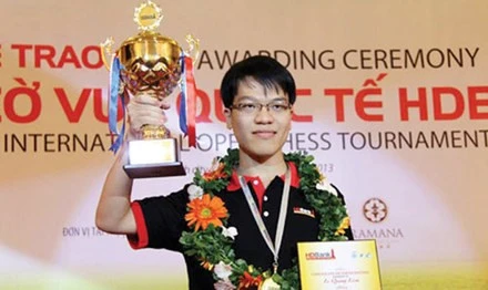 Lê Quang Liêm rafle le 7e Tournoi international d’échecs HDBank