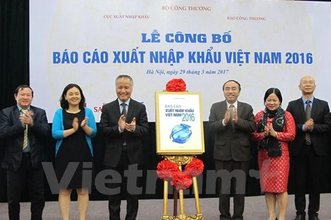 Le Vietnam publie son premier rapport sur les exportations et importations