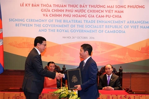 Vietnam et Cambodge renforcent leurs liens économiques et commerciaux