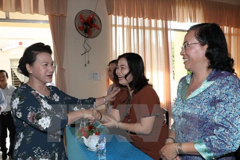 La présidente de l’Assemblée nationale rencontre l’électorat de Cân Tho