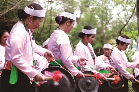 Les gongs, un art ancré dans la culture Muong