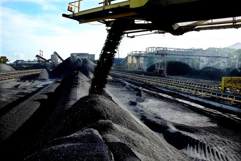 Le Vietnam importe de plus en plus de charbon indonésien
