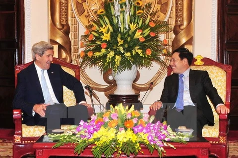 Le vice-PM Pham Binh Minh reçoit l'ancien secrétaire d'État américain