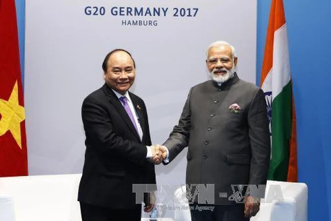 Le PM Nguyên Xuân Phuc rencontre le président indonésien et le PM indien