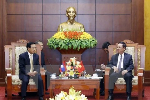 Le vice-président laotien Phankham Viphavanh se rend à Hoà Binh