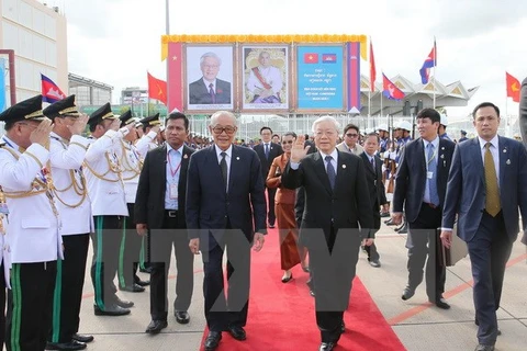 Le leader du PCV plaide pour la coopération décentralisée Vietnam - Cambodge 